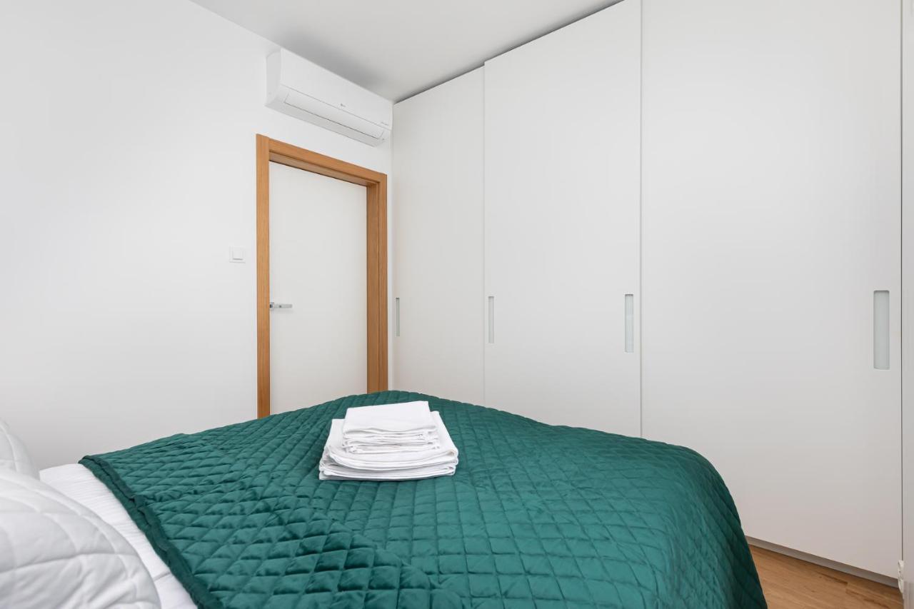 Ecru Luxurious Apartment In Port Praski With Balcony Wwa35 Варшава Екстериор снимка